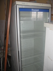 Продам витринный холодилник Snaige 