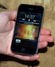 Apple iphone 3gs 32gb +наушники Dr.Dre Taur 