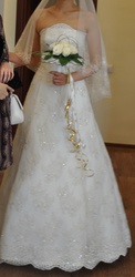 Расшитое бисером свадебное платье 
