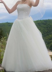 Продам свадебное платье б/у,  цвета - айвори