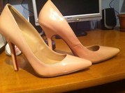 Продам НОВЫЕ туфли Christian Louboutin,  бежевые,  37 размер,  11 см