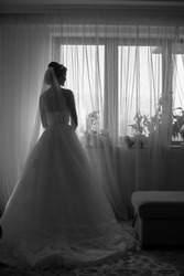 Продам шикарное свадебное платье из французкого кружева 2015 года